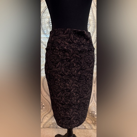 LuLaRoe Black Pencil Skirt. - Picture 1 of 3